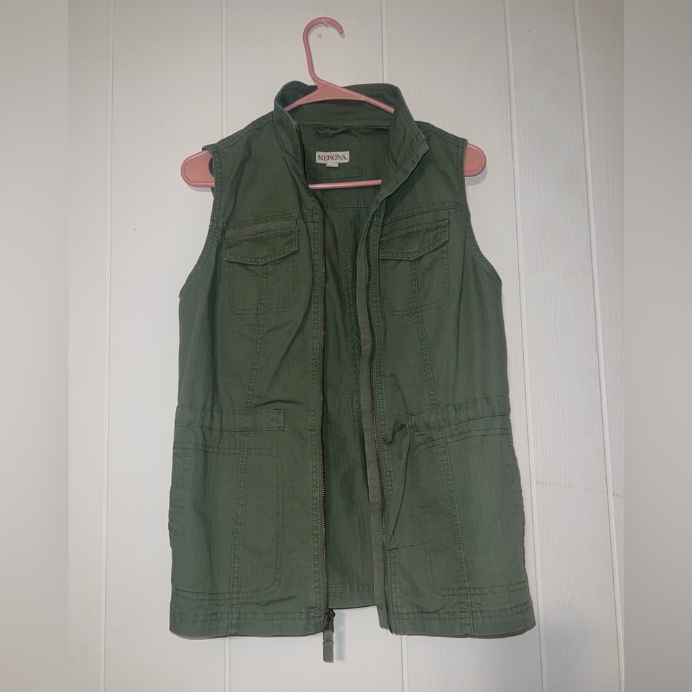 Green Merona vest great for the fall! size S
